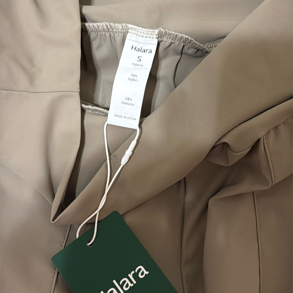 Women’s Halara Cream Jogger Pants Size S - Picture 2 of 4